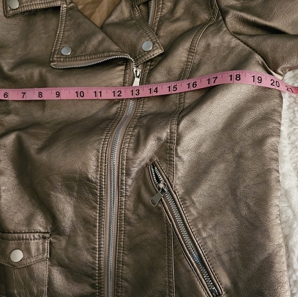 GOLD FAUX JACKET - Picture 6 of 7